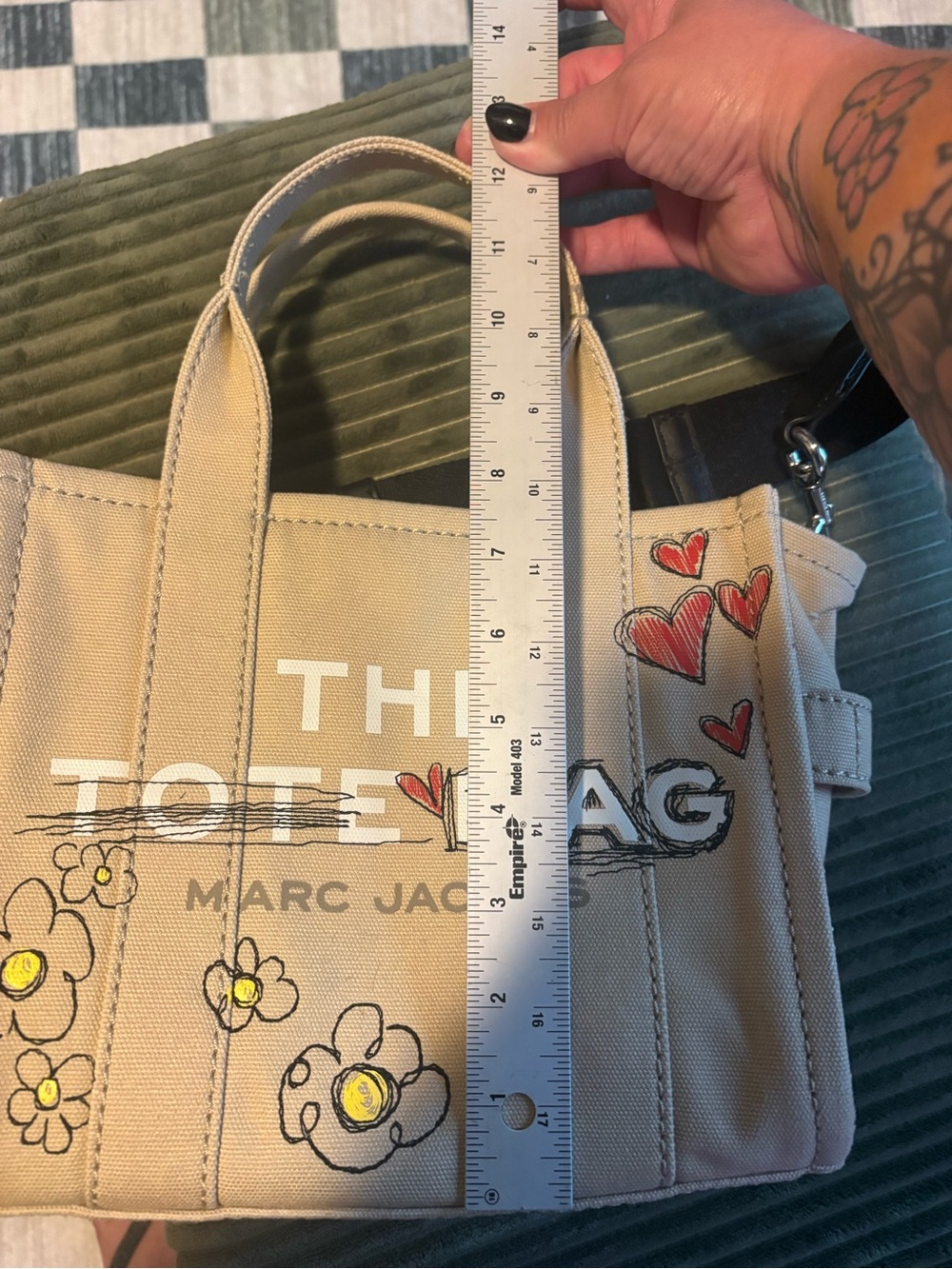 Marc Jacobs Beige Canvas 'The Tote Bag' Mini with Heart & Daisy Details - Picture 3 of 7